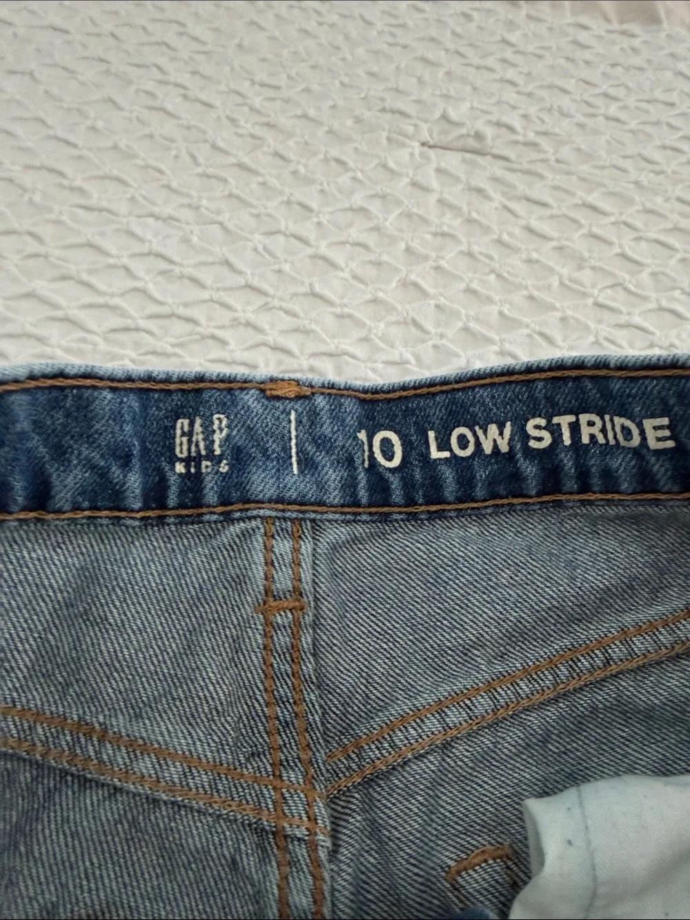 GAP Wide-Leg Distressed Jeans in Medium Blue